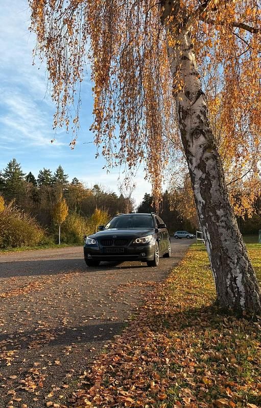 Gebraucht BMW 525 197 PS (144 kW) 2008 Schwarz Kombi