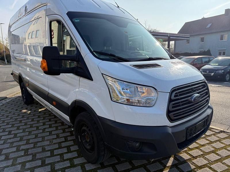 Weiß Gebraucht 2018 Ford Transit Trend Limousine | 7.490 € (Superpreis) - Bild 1/4