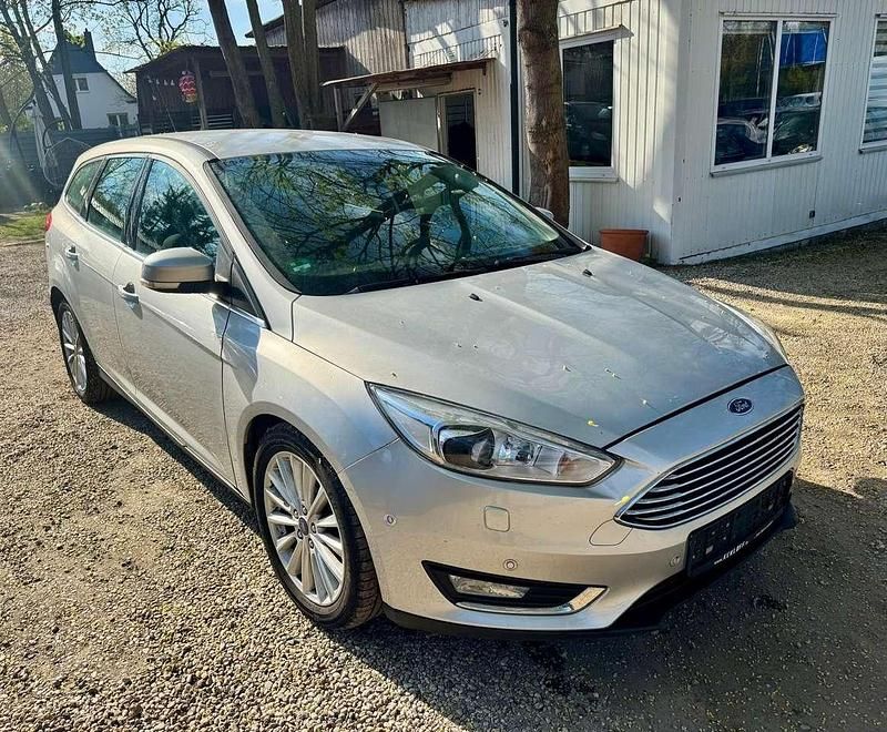 Second-hand Ford Focus 120 CP (88 kW) 2015 Argintiu Break