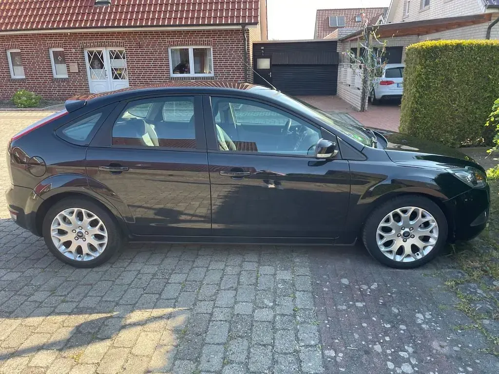 Brugt Ford Focus 101 HK (74 kW) 2009 Sort Sedan
