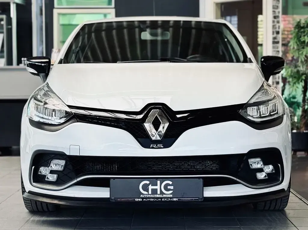Gebraucht Renault Clio IV Trophy 220 PS (161 kW) 2017 Weiß Limousine
