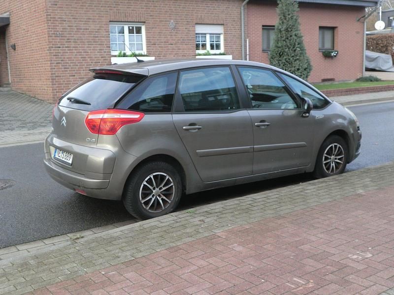 Braun Gebraucht 2007 Citroën C4 Picasso Van / Kleinbus | 1.550 € (Fairer Preis) - Bild 1/4