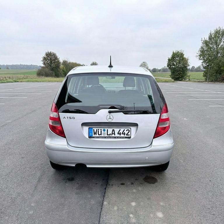 Grau Gebraucht 2006 Mercedes A150 Avantgarde Van / Kleinbus | 2.250 € (Fairer Preis) - Bild 1/4
