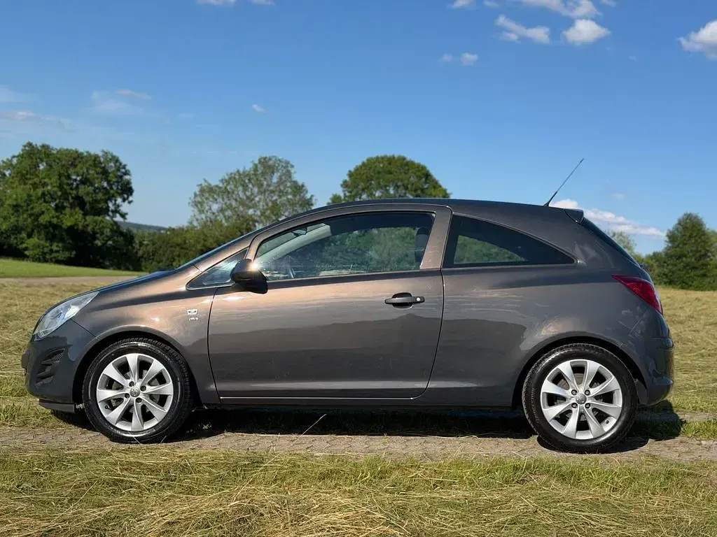 Gebraucht Opel Corsa Active 87 PS (63 kW) 2013 Grau Kleinwagen