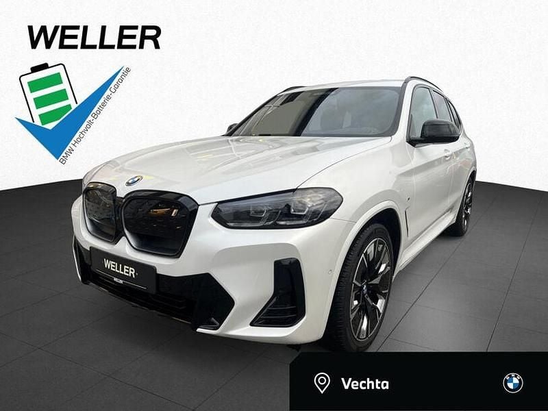 Mineralweiß (weiß) Gebraucht 2023 BMW iX3 M Sport SUV | 43.850 € (Guter Preis) - Bild 1/3