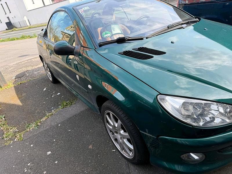 Gebraucht Peugeot 206 CC 109 PS (80 kW) 2003 Grün Cabrio