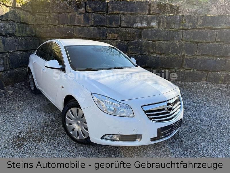 Gebraucht Opel Insignia Edition 131 PS (96 kW) 2012 Weiß Limousine
