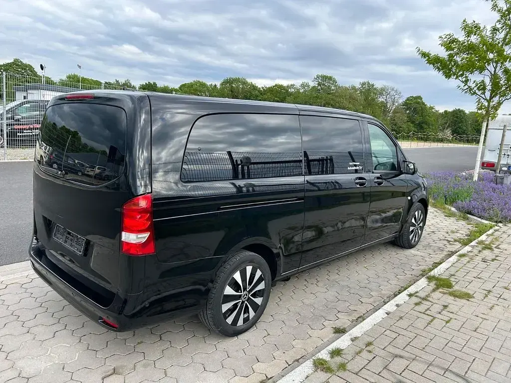 Usata Mercedes Vito 190 CV (139 kW) 2023 Nero Furgone