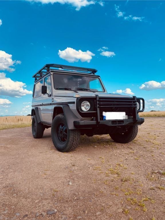 Grau Gebraucht 1984 Mercedes G230 SUV | 19.850 € - Bild 1/4
