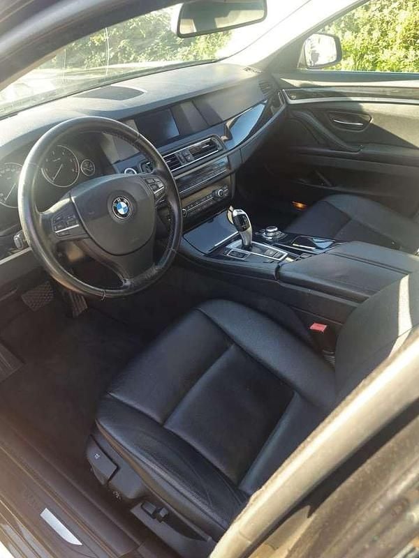 Schwarz Gebraucht 2012 BMW 520 Kombi | 7.100 € (Guter Preis) - Bild 1/4