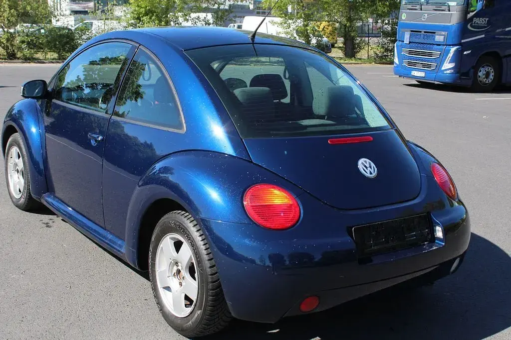 Gebraucht VW New Beetle Style 101 PS (74 kW) 2004 Blau Kleinwagen