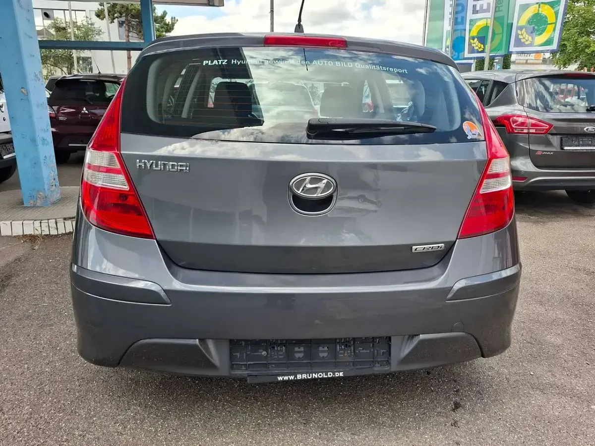 Gebraucht Hyundai i30 Edition 90 PS (66 kW) 2011 Steel gray Kleinwagen