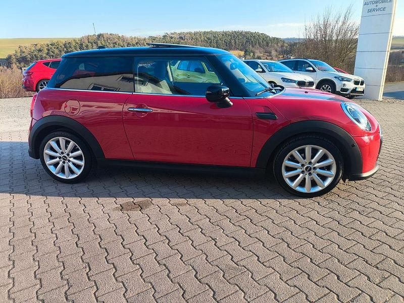 Gebraucht Mini Cooper 136 PS (100 kW) 2022 Rot Kleinwagen