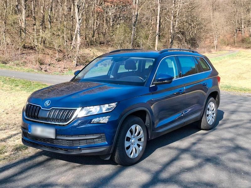 Blau Gebraucht 2017 Skoda Kodiaq Ambition SUV | 16.990 € (Fairer Preis) - Bild 1/4