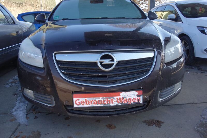 Gebraucht Opel Insignia Edition 160 PS (117 kW) 2011 Braun Kombi