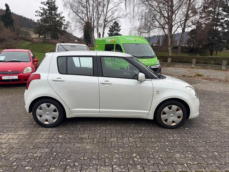 Gebraucht Suzuki Swift Club 92 PS (67 kW) 2007 Weiß Kleinwagen