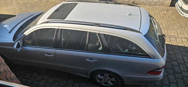 Grau Gebraucht 2009 Mercedes E220 Kombi | 2.000 € (Guter Preis) - Bild 1/4