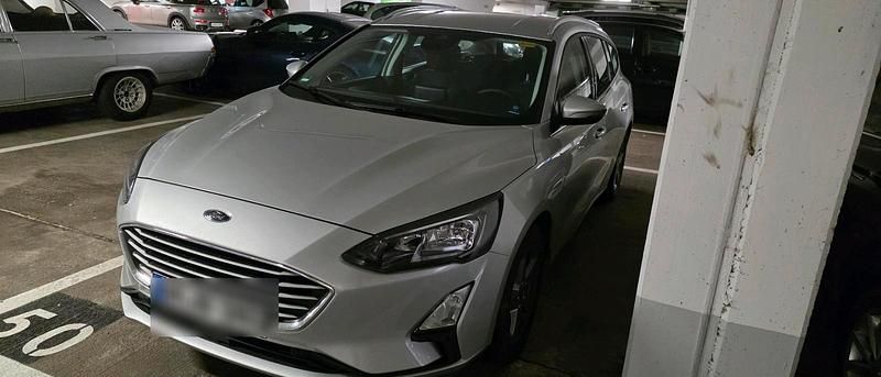 Silber Gebraucht 2021 Ford Focus Kombi | 15.990 € (Superpreis) - Bild 1/4