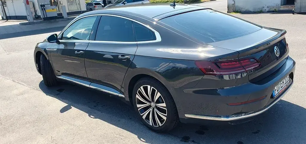 Gebraucht VW Arteon Elegance 150 PS (110 kW) 2019 Grau Kleinwagen