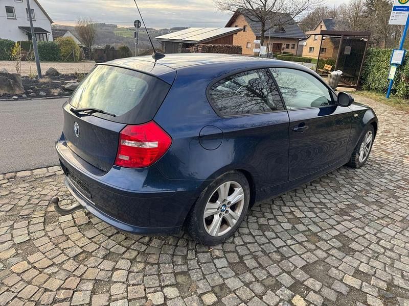 Gebraucht BMW 116 116 PS (85 kW) 2009 Blau Kleinwagen