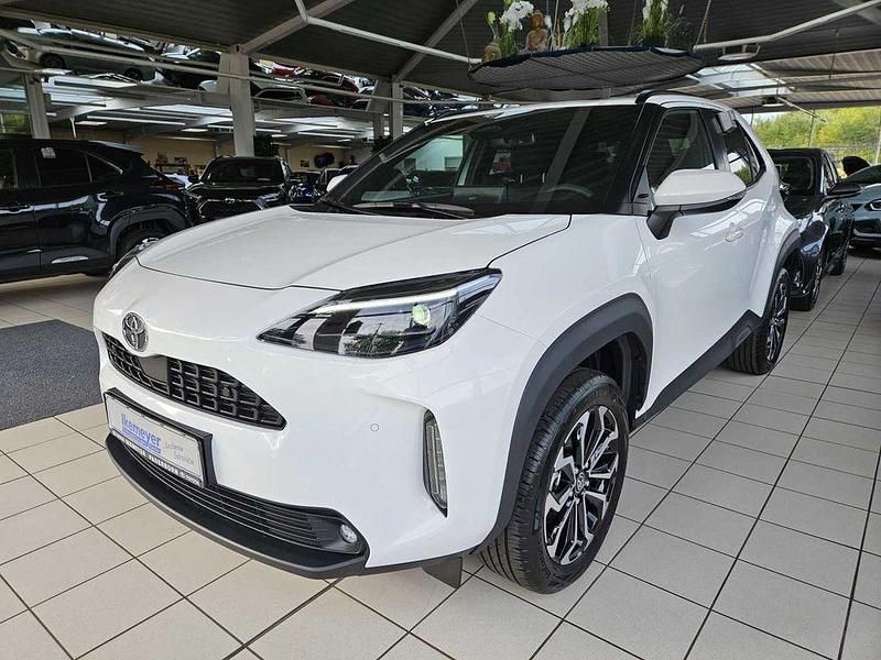 Schneeweiß Neu 2025 Toyota Yaris Cross SUV | 27.590 € (Guter Preis) - Bild 1/4