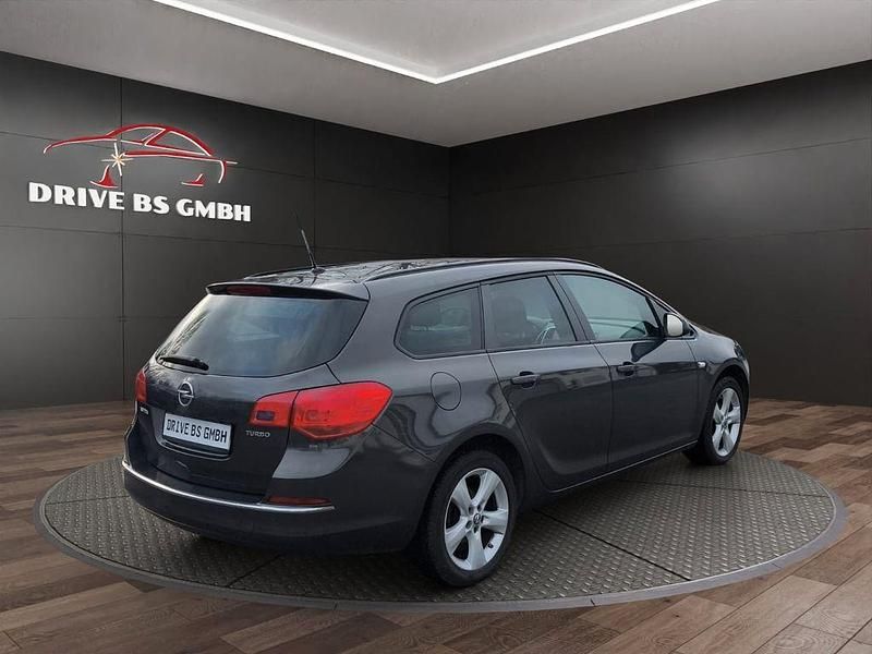 Gebraucht Opel Astra 140 PS (102 kW) 2015 Grau Kombi