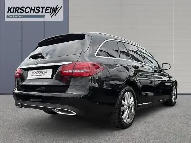 Gebraucht Mercedes C220 Avantgarde 194 PS (142 kW) 2020 Schwarz Kombi