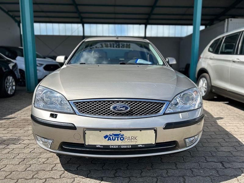 Gebraucht Ford Mondeo Ghia 145 PS (106 kW) 2003 Gold Limousine