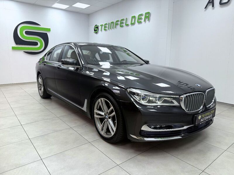Grau Gebraucht 2016 BMW 740 Limousine | 29.500 € (Fairer Preis) - Bild 1/4
