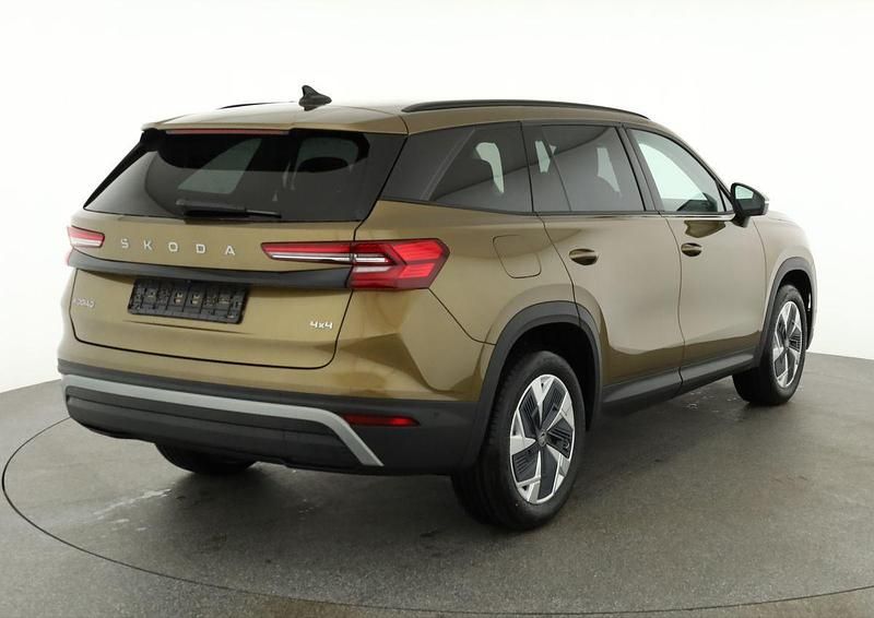 Neu Skoda Kodiaq Selection 193 PS (141 kW) 2026 Gold bronze metallic SUV