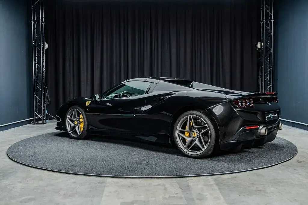 Gebraucht Ferrari F8 721 PS (530 kW) 2021 Schwarz Cabrio