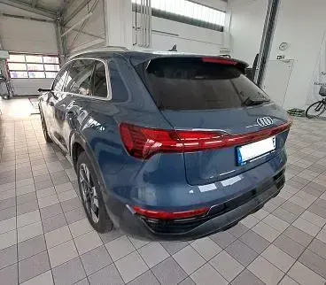 Gebraucht Audi Q8 e-tron Advanced Plus 300 kW (408 PS) 2023 Blau SUV