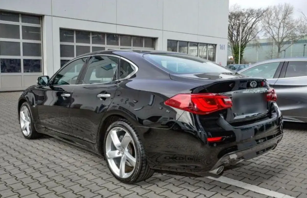 Gebraucht Infiniti Q70 Premium 170 PS (125 kW) 2015 Schwarz Limousine