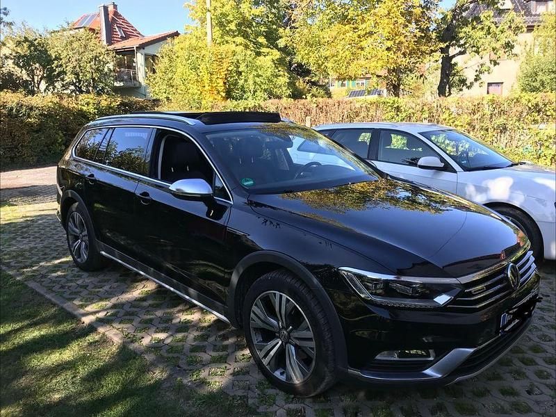 Schwarz Gebraucht 2016 VW Passat Alltrack Kombi | 18.800 € (Fairer Preis) - Bild 1/4