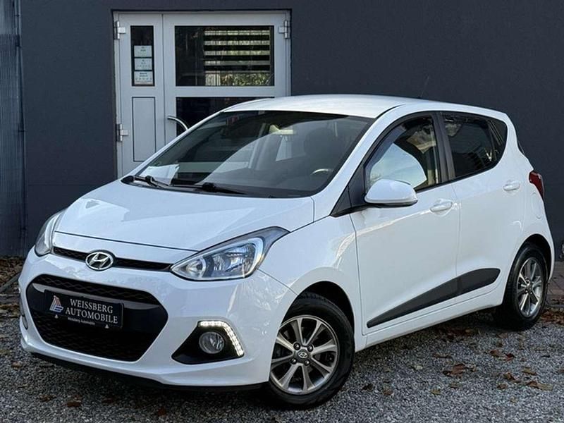 Weiß Gebraucht 2016 Hyundai i10 Kleinwagen | 8.590 € (Fairer Preis) - Bild 1/4