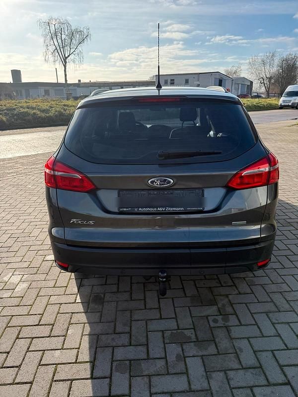 Gebraucht Ford Focus 125 PS (91 kW) 2015 Grau Kombi