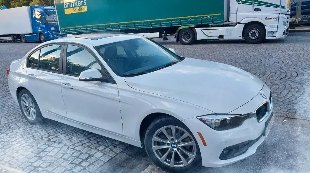 Gebraucht BMW 320 Sport Line 184 PS (135 kW) 2017 Weiß Limousine
