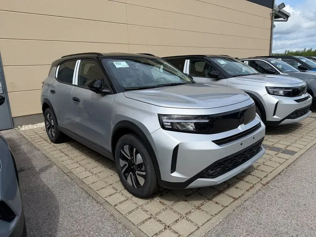 Neu Opel Frontera Ultimate 145 PS (106 kW) 2026 Silber SUV