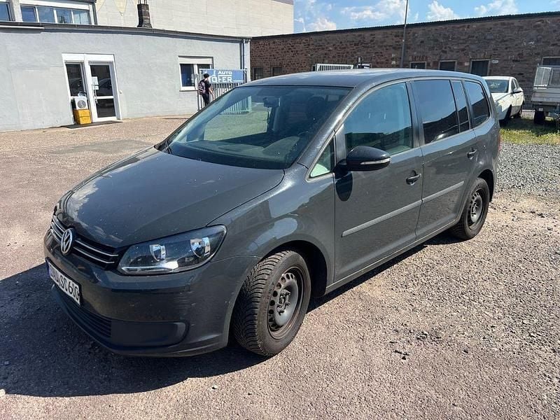 Grau Gebraucht 2014 VW Touran Trendline Van / Kleinbus | 3.800 € (Guter Preis) - Bild 1/4