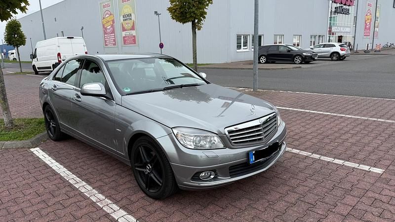 Grau Gebraucht 2008 Mercedes C280 Elegance Limousine | 7.600 € (Fairer Preis) - Bild 1/4