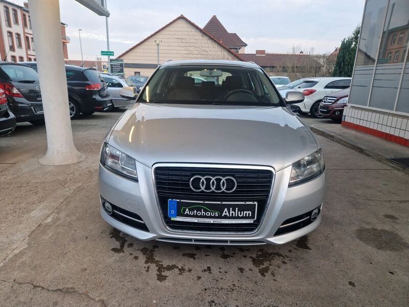 Gebraucht Audi A3 Sportback Attraction 105 PS (77 kW) 2011 Silber Kleinwagen