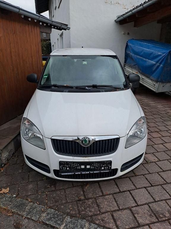 Weiß Gebraucht 2009 Skoda Fabia Limousine | 999 € (Superpreis) - Bild 1/4