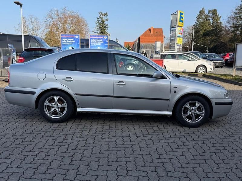 Gebraucht Skoda Octavia Ambiente 102 PS (75 kW) 2001 Silber Limousine