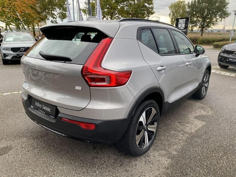 Gebraucht Volvo XC40 Plus 169 kW (231 PS) 2022 Silver dawn metallic SUV