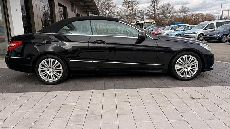 Gebraucht Mercedes E200 184 PS (135 kW) 2012 Schwarz Cabrio