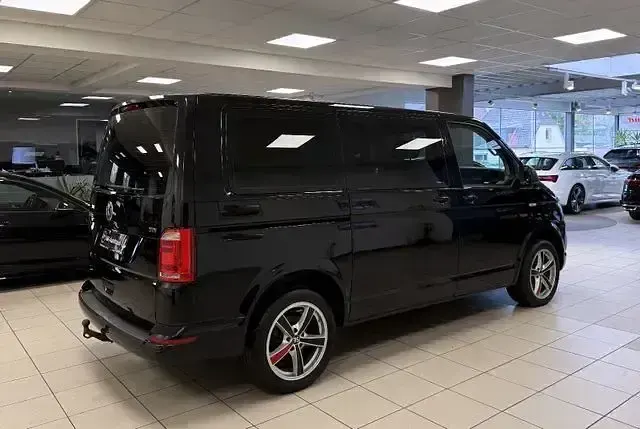 Gebraucht VW Multivan 114 PS (83 kW) 2018 Deep black perleffekt Van / Kleinbus