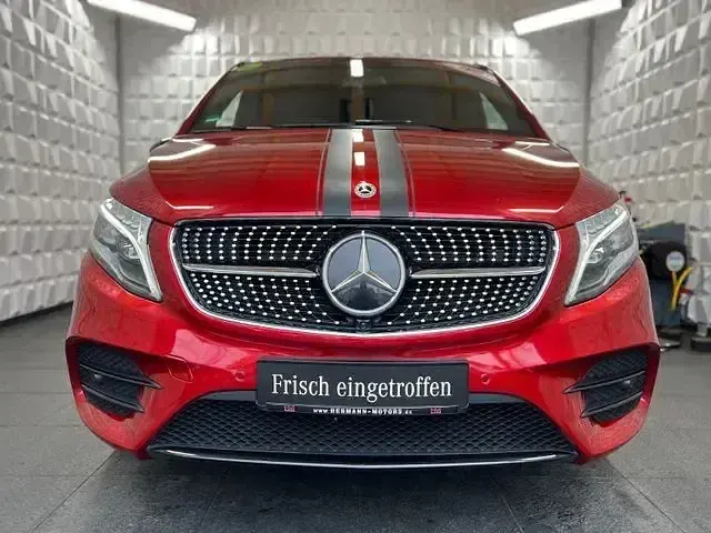 Gebraucht Mercedes V300 AMG 237 PS (174 kW) 2022 Rot Van / Kleinbus