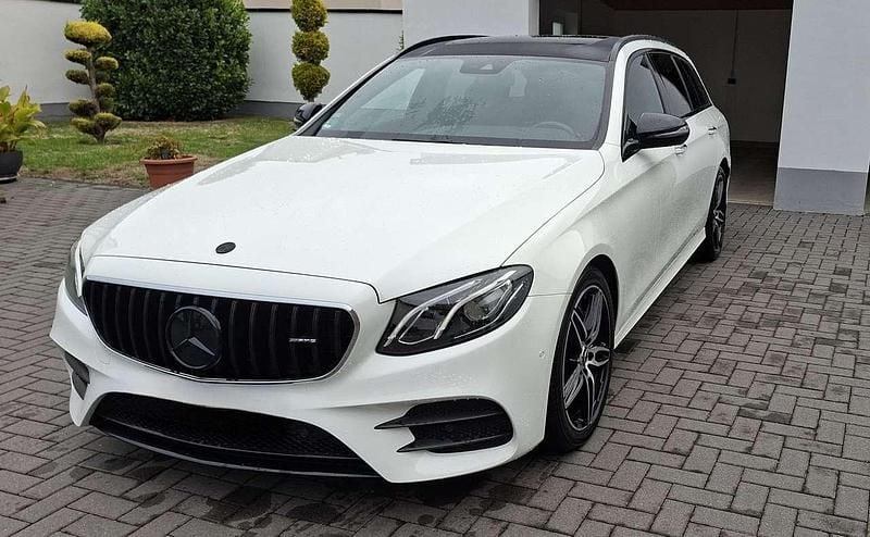 Gebraucht 2019 Mercedes E300 AMG line Kombi | 29.900 € (Guter Preis) - Bild 1/4
