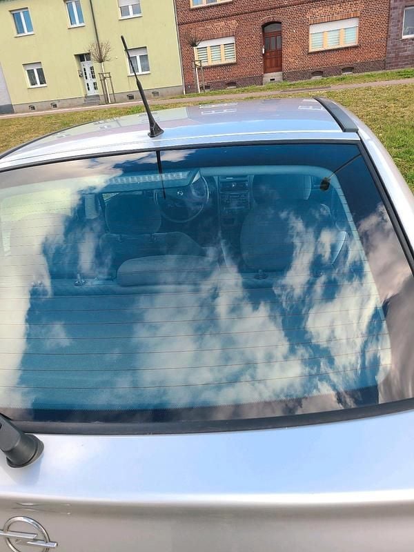 Second-hand Opel Astra 101 CP (74 kW) 2002 Argintiu Berlinǎ