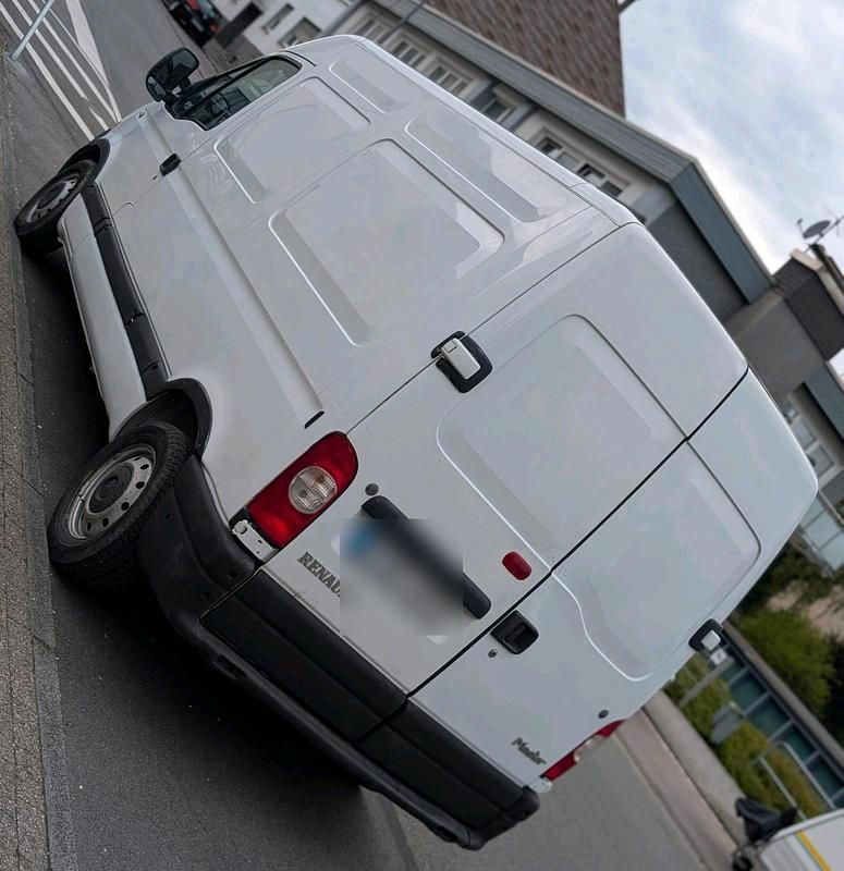 Second-hand Renault Master 120 CP (88 kW) 2010 Alb Monovolum